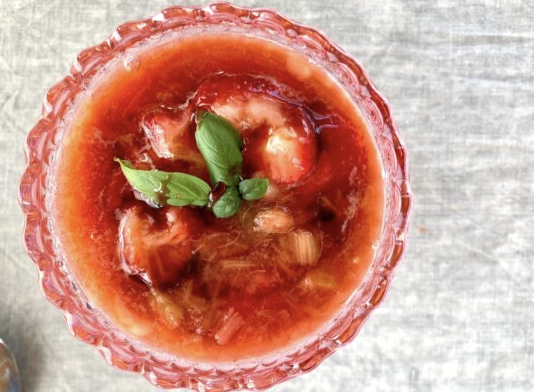 Rabarbra- og jordbærgrøt med granskudd